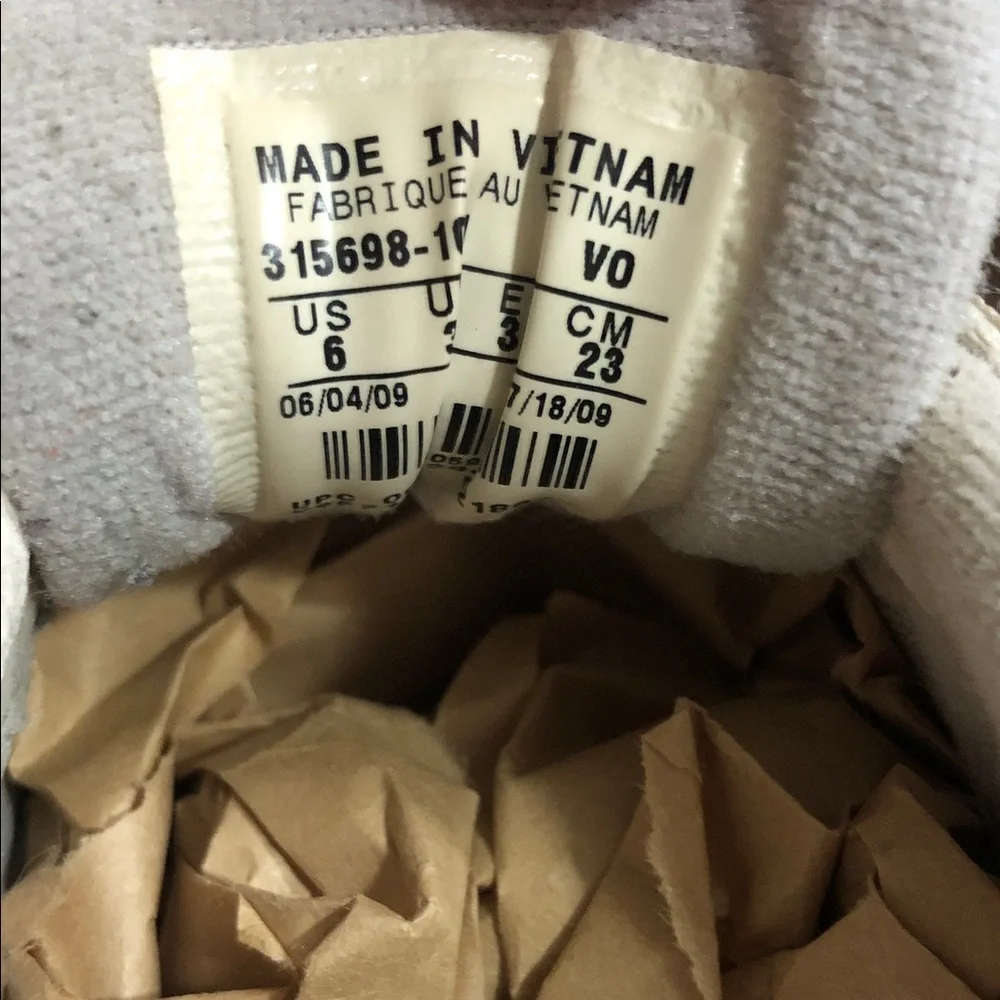 Nike White Lace-Up  Shoes Size 6